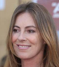 재미 있어 하는 캐서린 비글로우