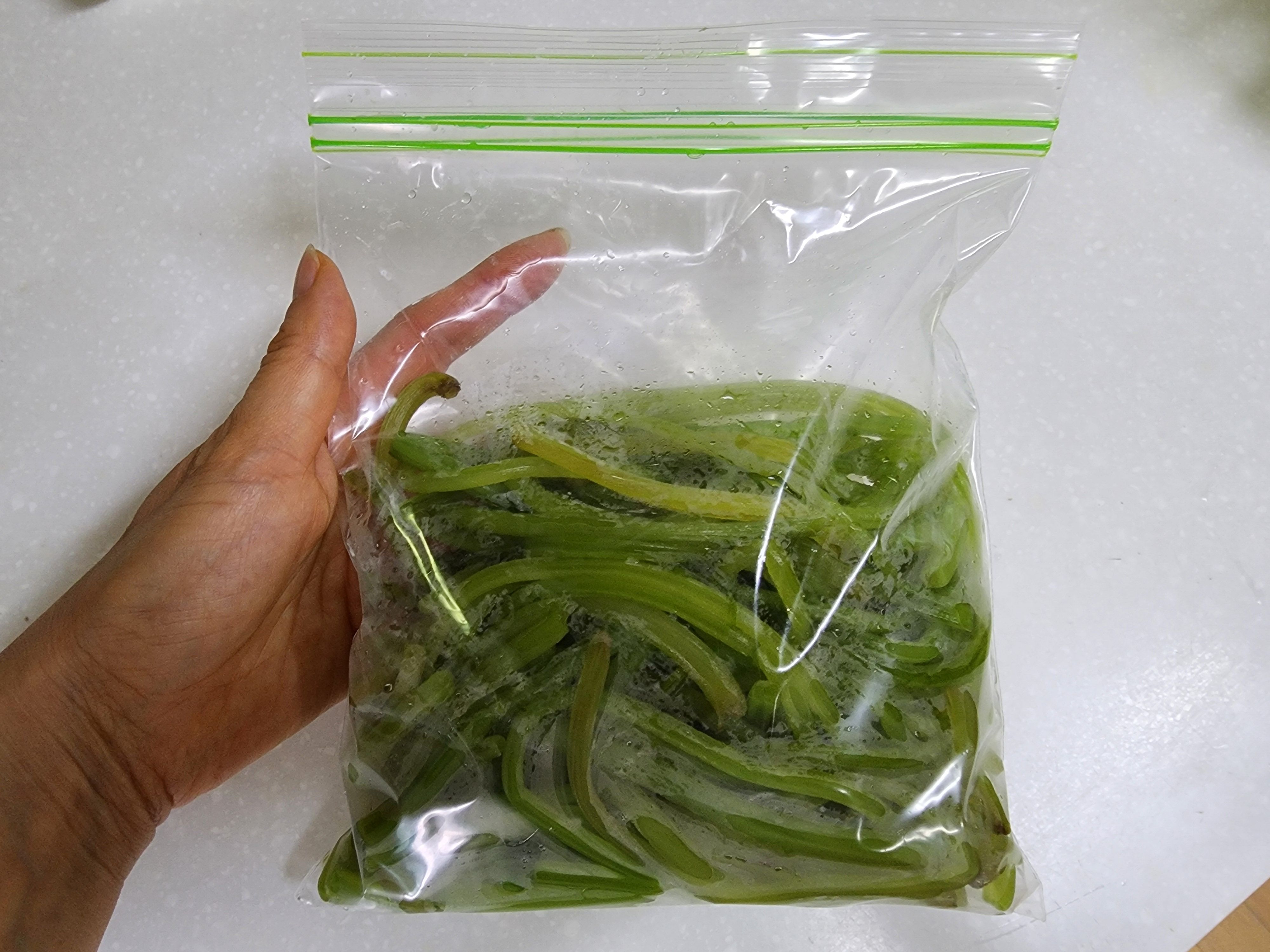 고구마순 볶음, 부드럽게 볶는법 고구마순 손질법