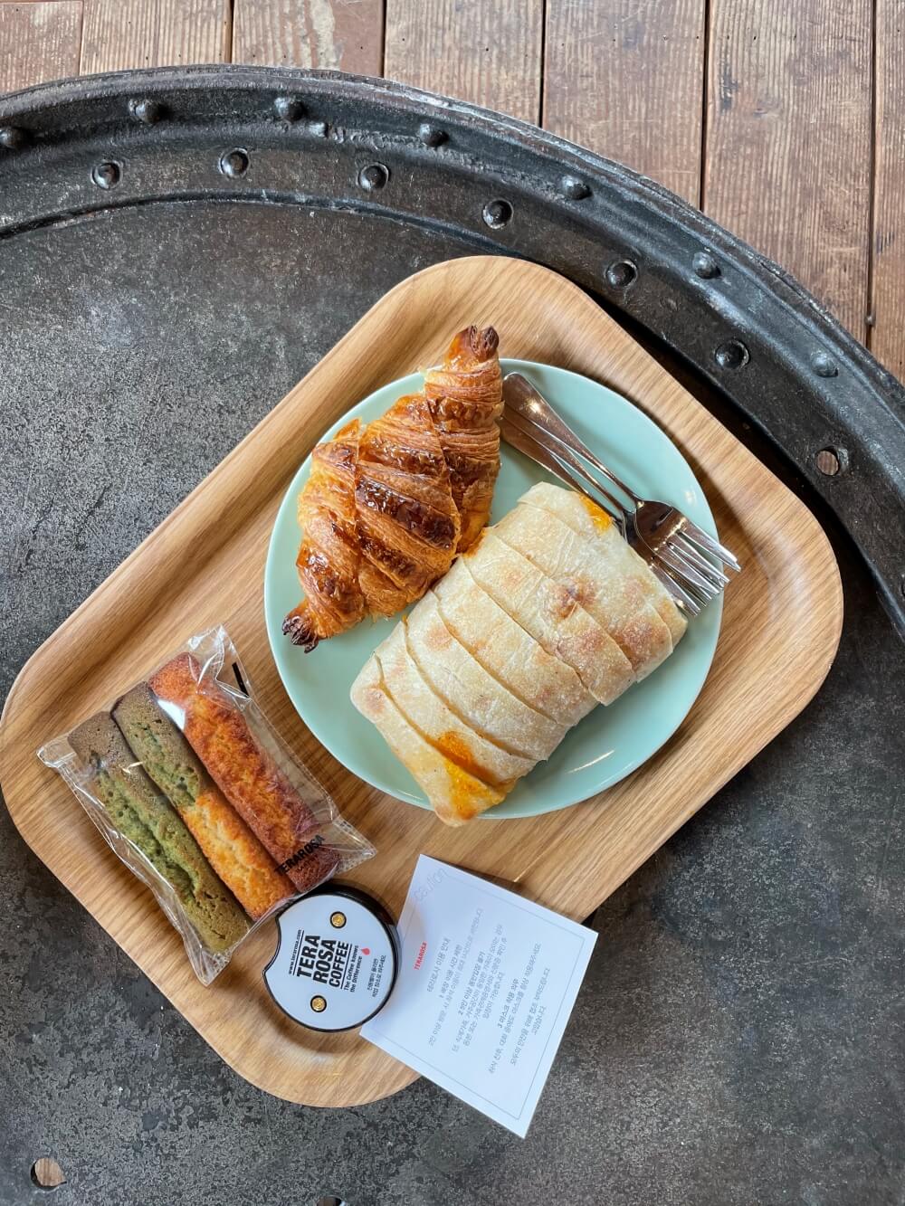 테라로사-서귀포점-주문한-베이커리-메뉴