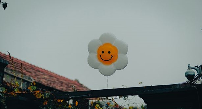 스마일 꽃 풍선 사진