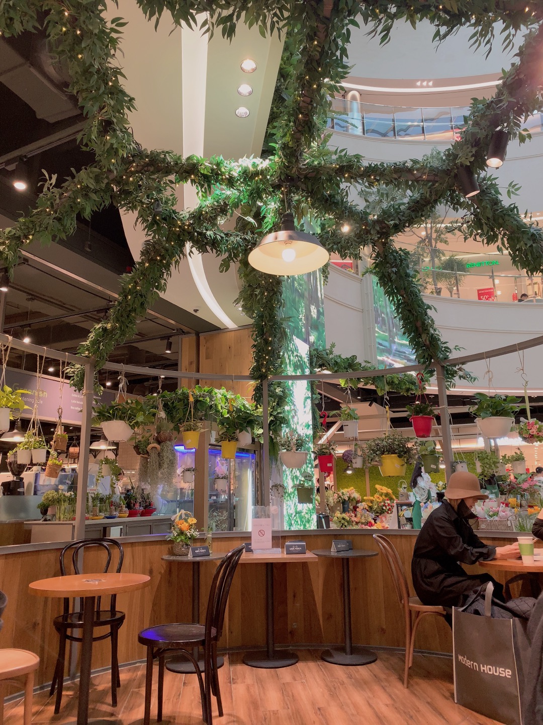 실내 카페 내부