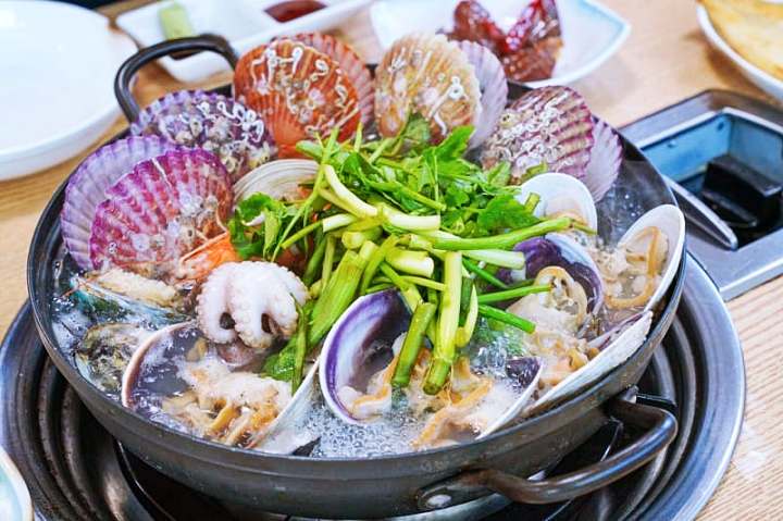 청정 남해바다를 겹겹이 새조개 샤브샤브 코끼리조개 회 4단 해물찜 거제 거제도 맛집 추천 생방송투데이 자족식당
