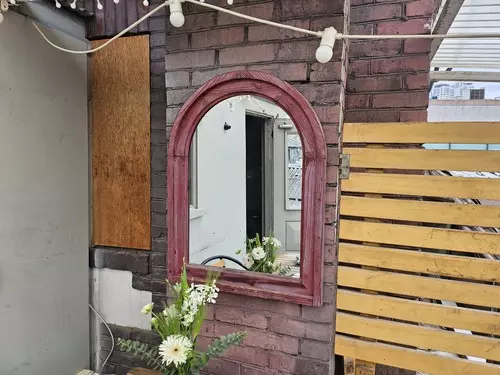 2층 테라스존 거울