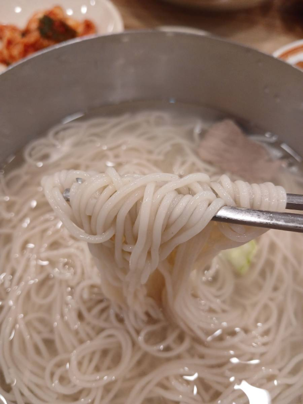 평양면옥 물냉면 한입