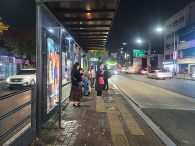 대낮 치마 속 몰카 악마, 시민이 잡았다! 처벌은 얼마나?