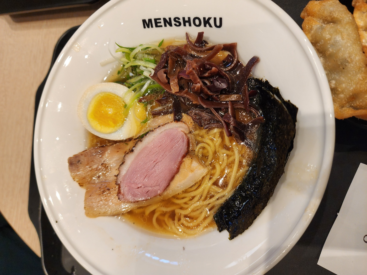 멘쇼쿠쇼유라멘