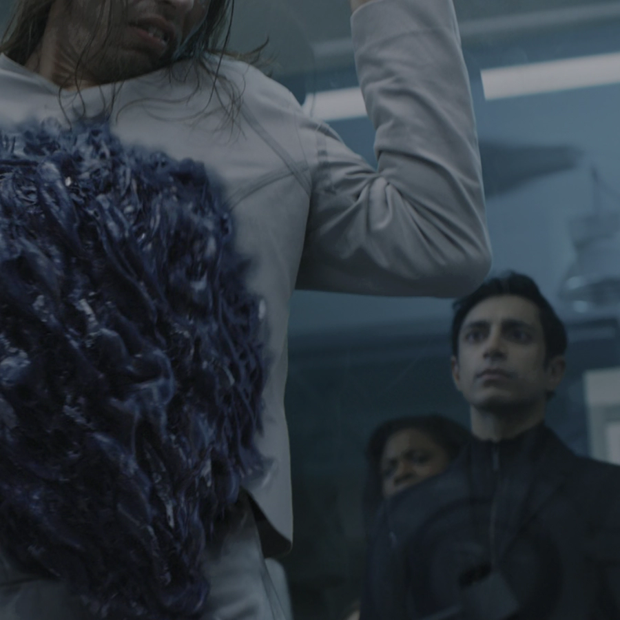 베놈1_라이프사에서 이루어진 비밀 실험