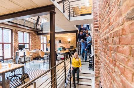 꿈에서 회사 동료와 싸웠다? 꿈해몽 꿈해석