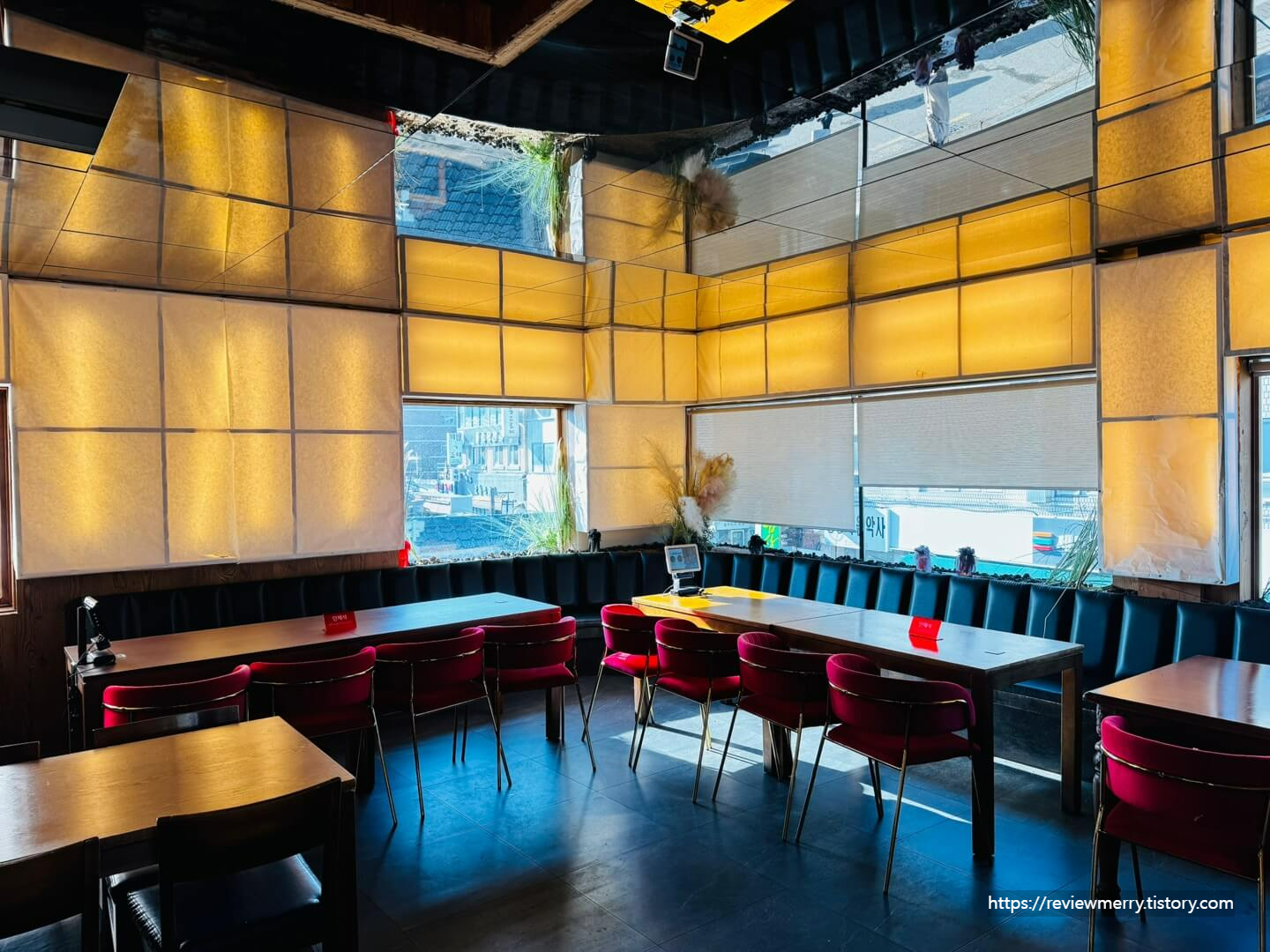 2층 쇼파테이블