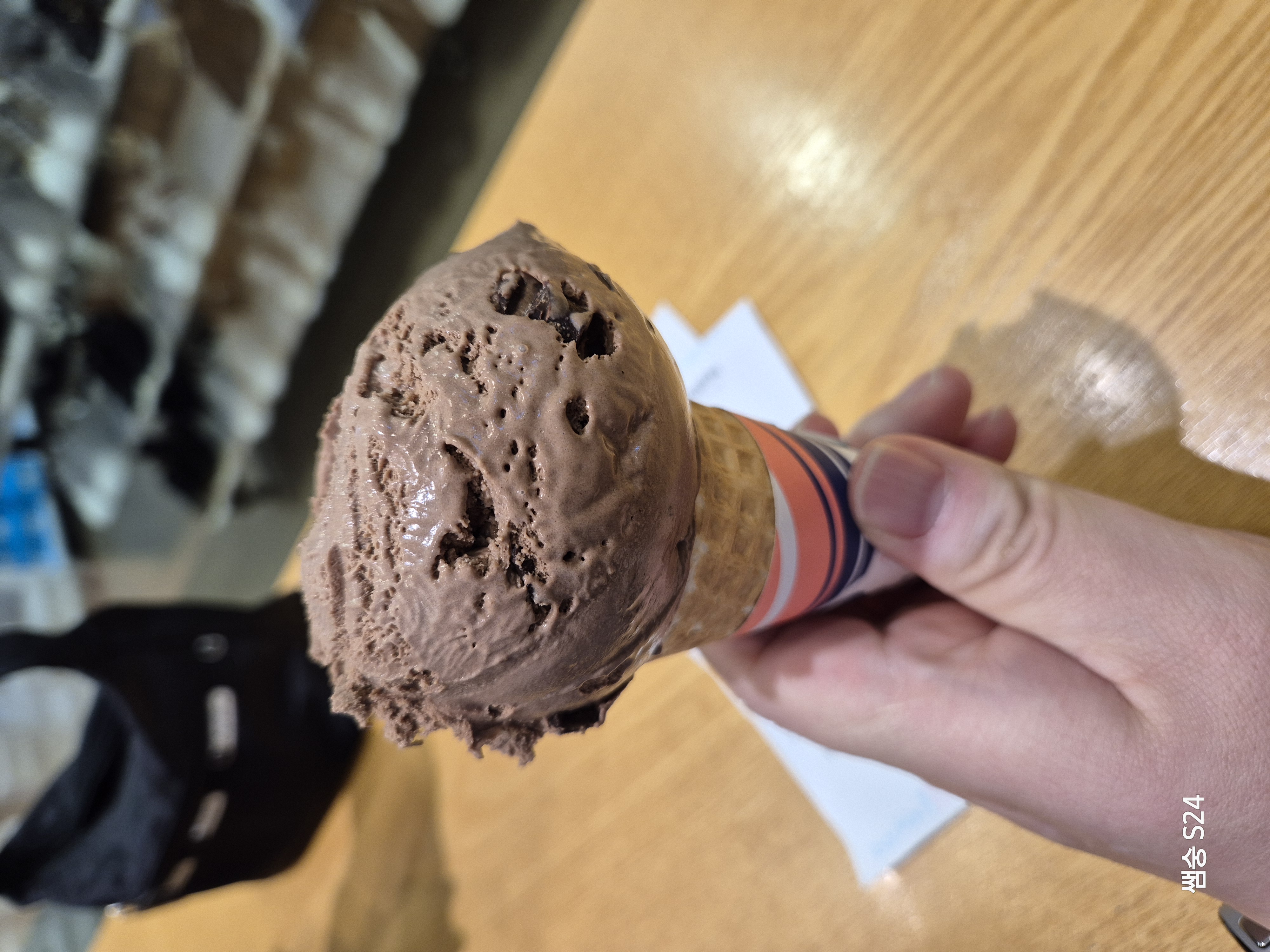 월평 베스킨라빈스31 싱글콘 레귤러 초콜릿무스