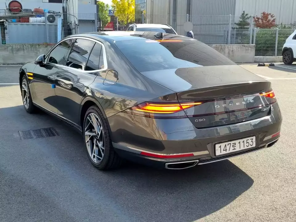 G90 뒷모습입니다.