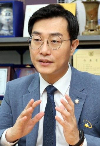 장경태 국회의원 민주당 내 역할