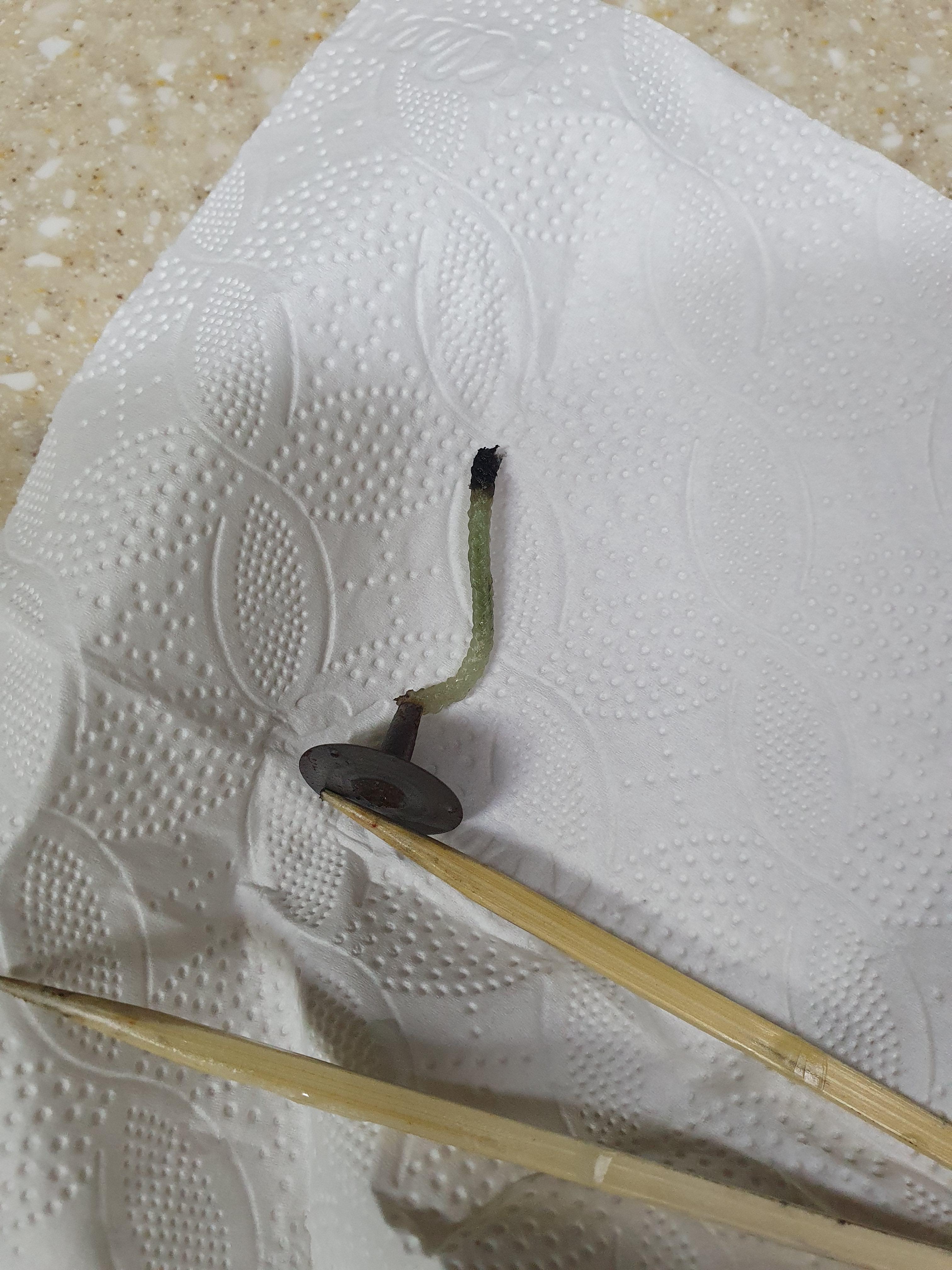 기존에 남은 짧은 초심지!! 그동안 고생했다. 이젠 쓰레기통으로 가셔 쉬어!