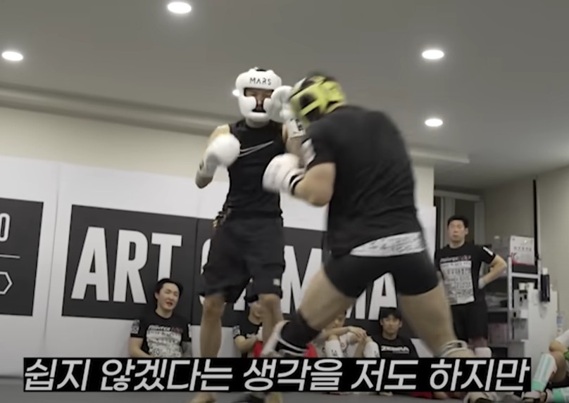 윤형빈vs밴쯔 출처: 유튜브 ROAD FIGHTING CHAMPIONSHIP 