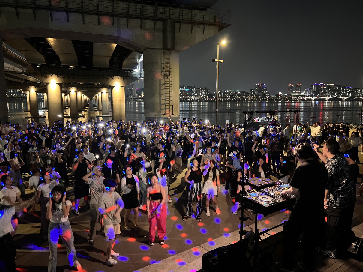 한강 무소음 DJ 파티