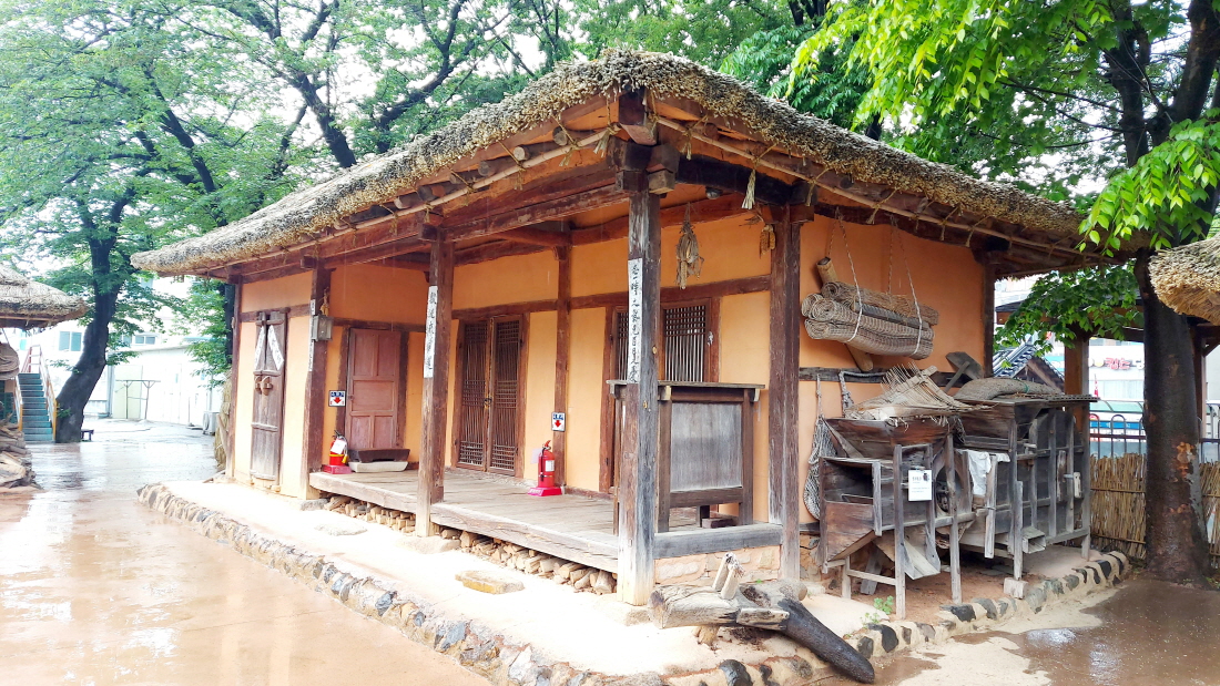 청도역 전통 생활문화관
