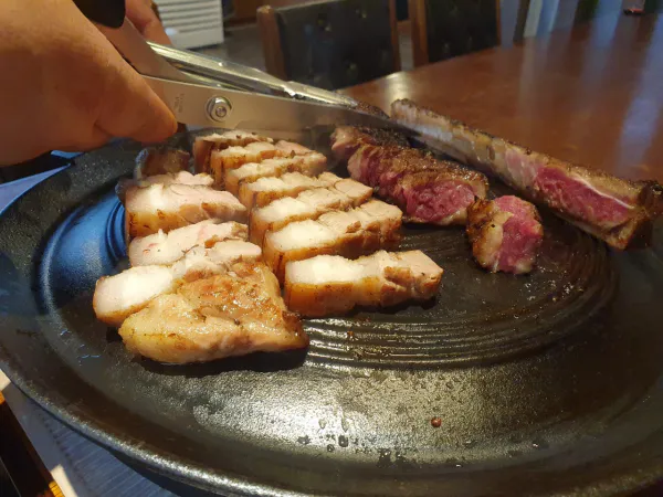 생생정보 대결 맛 대 맛 칼집 우대 갈비 vs 숯불 통삼겹살 음식점