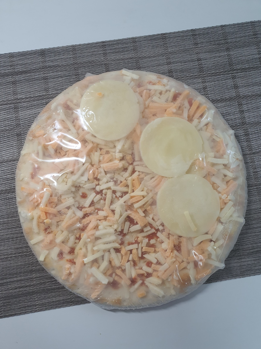 비닐에 잘 포장되어있음