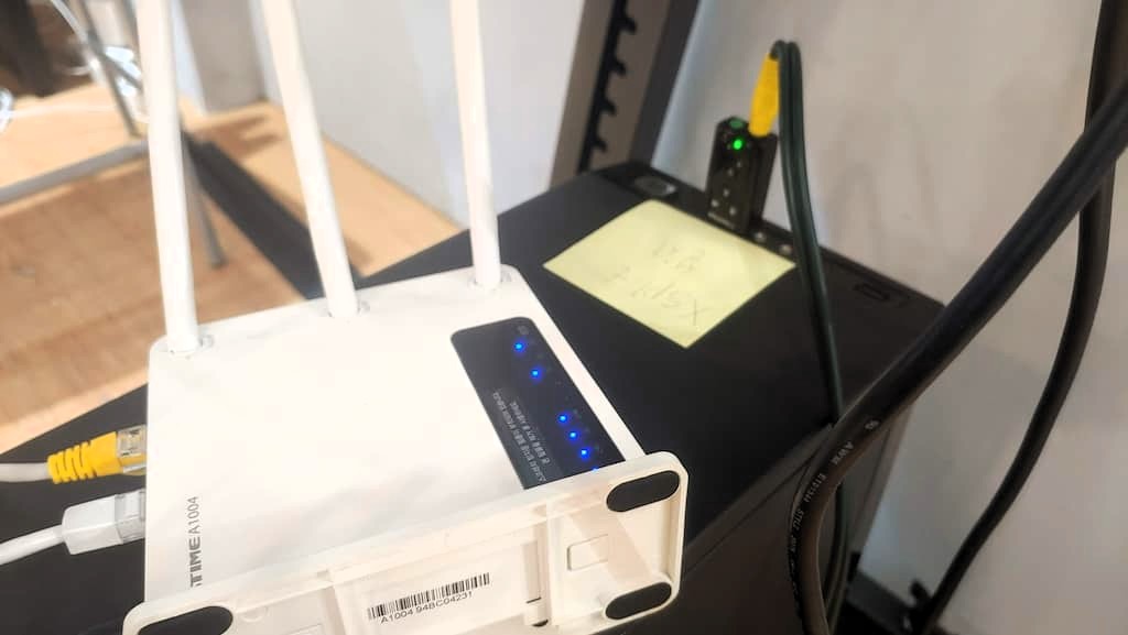 가정용 무선 공유기 모습