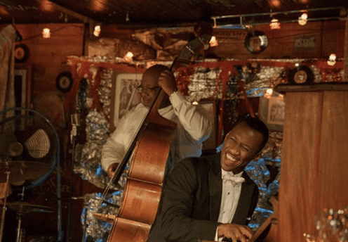 영화-그린북-악기-연주