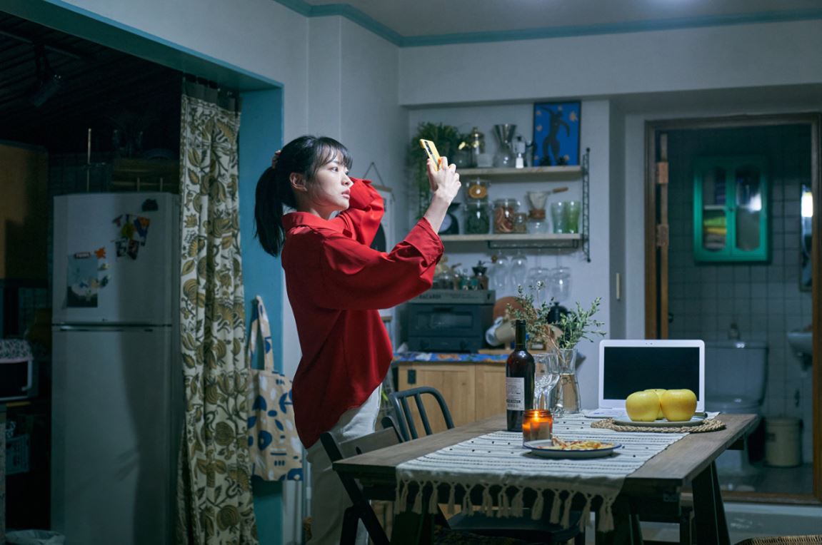 This is [스마트폰을 떨어뜨렸을 뿐인데]