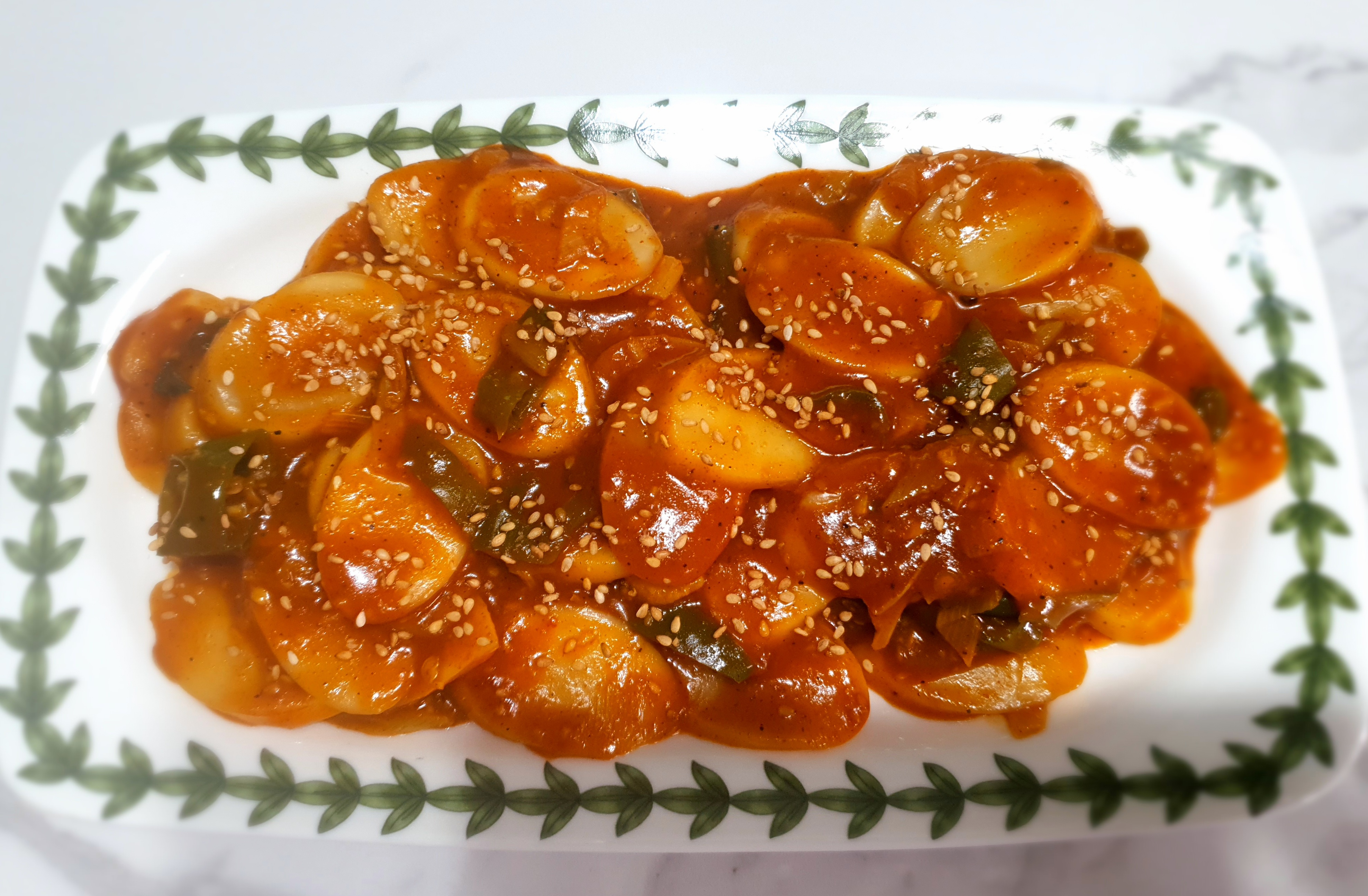 떡국떡으로-만드는-떡볶이입니다.