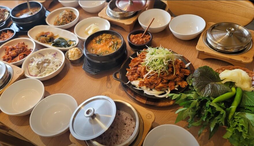 생생정보 시흥 반반 숯불고기쌈밥