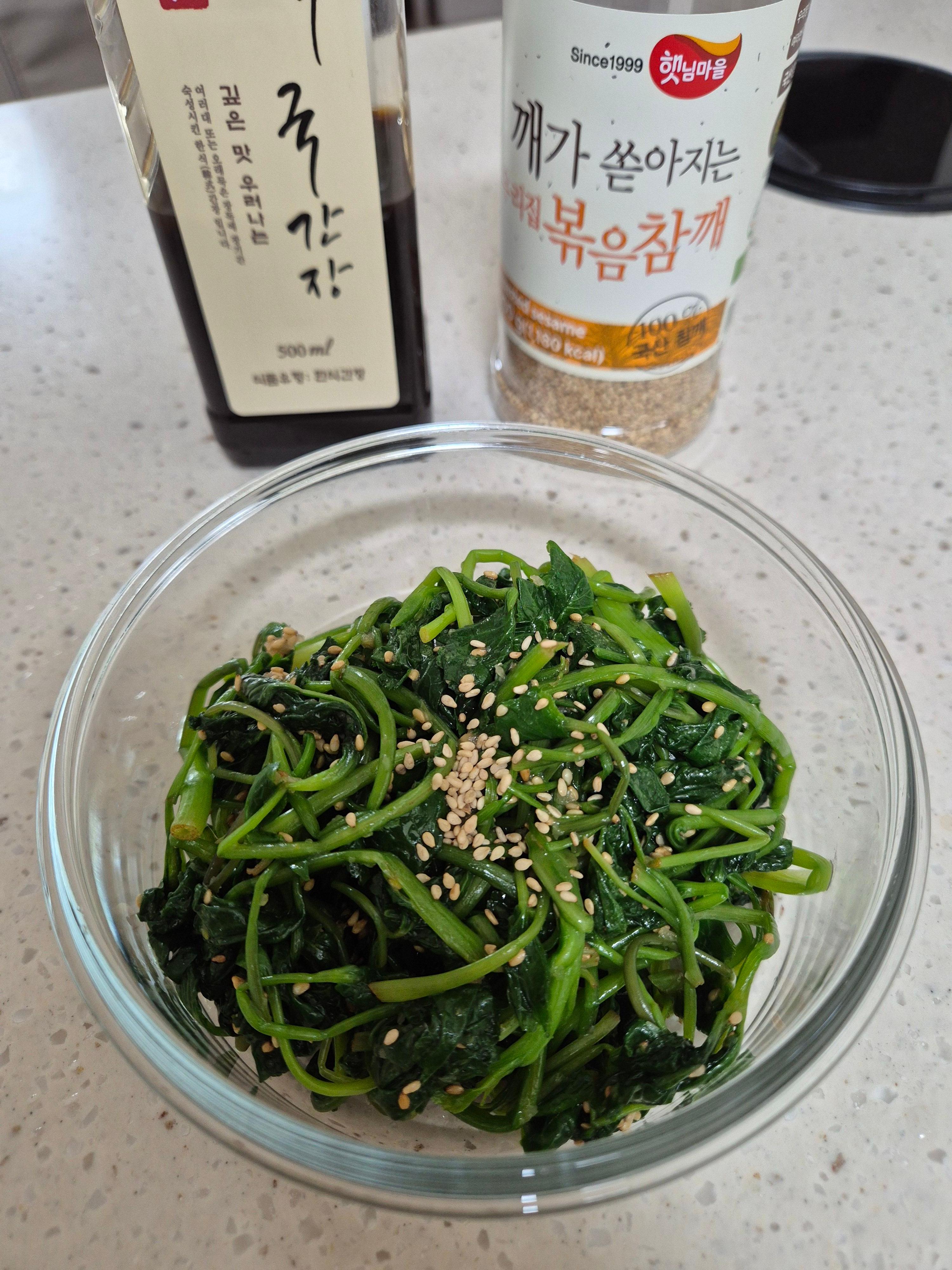 참나물 무침 사진