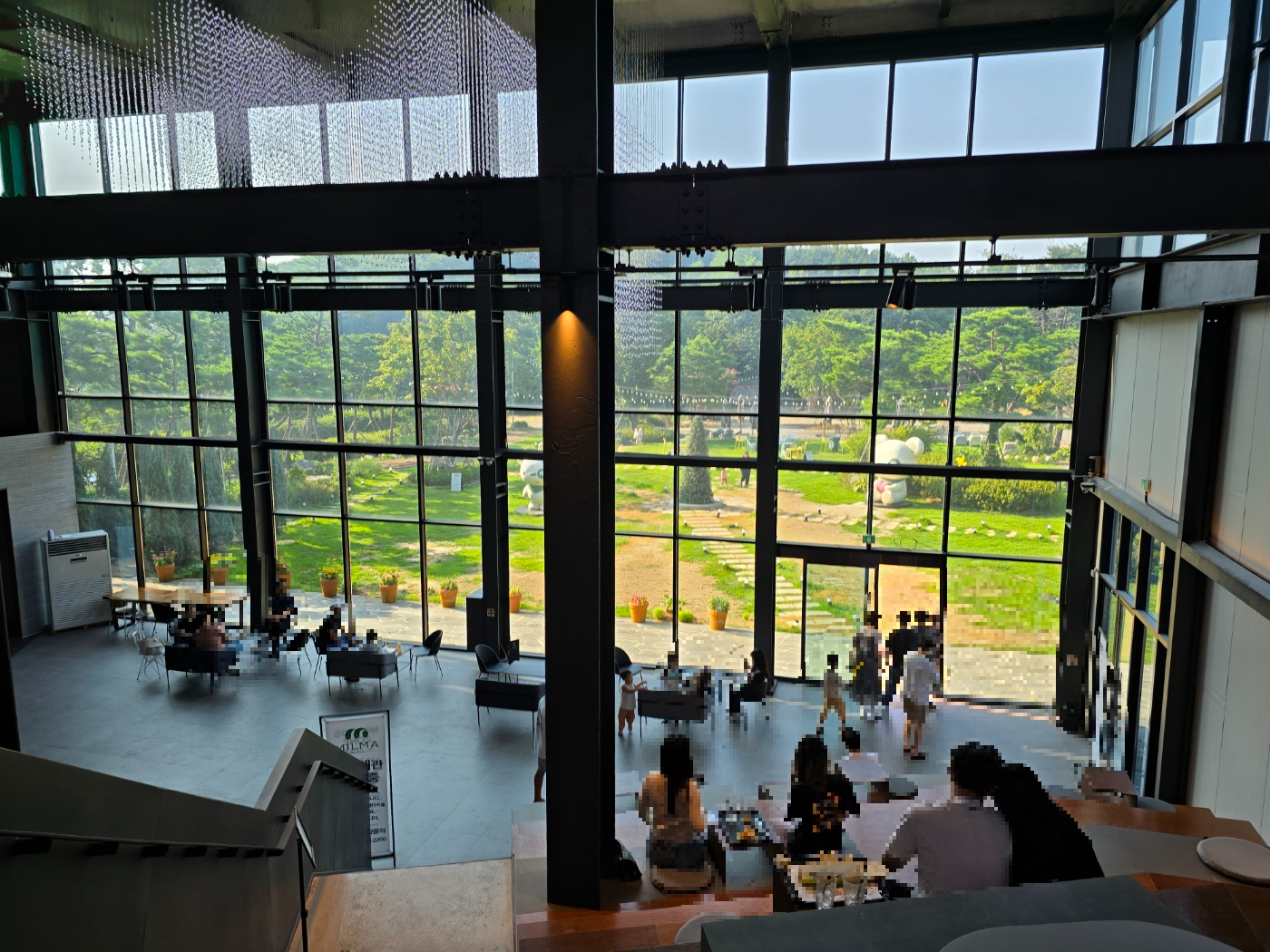 3층에서 바라본 2층의 모습