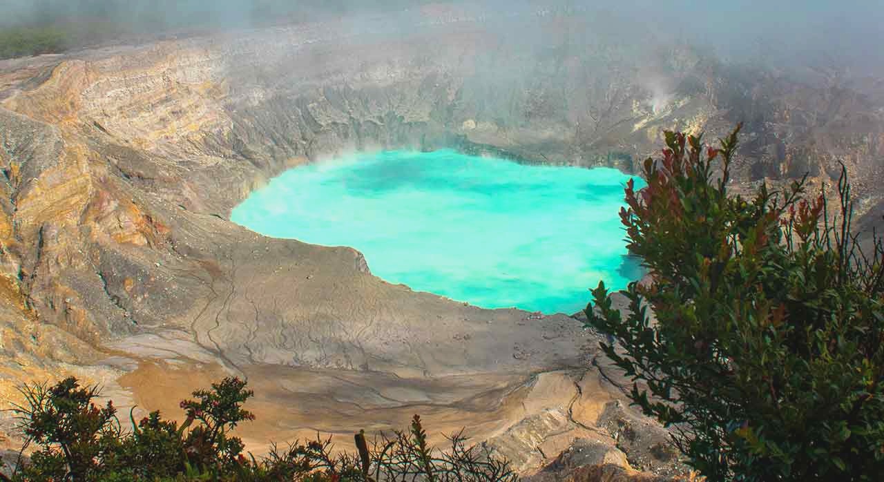 빅아일랜드 화산 국립공원의 분화구 풍경. [ⓒPexels &lsquo;Tania Aviles&rsquo;]