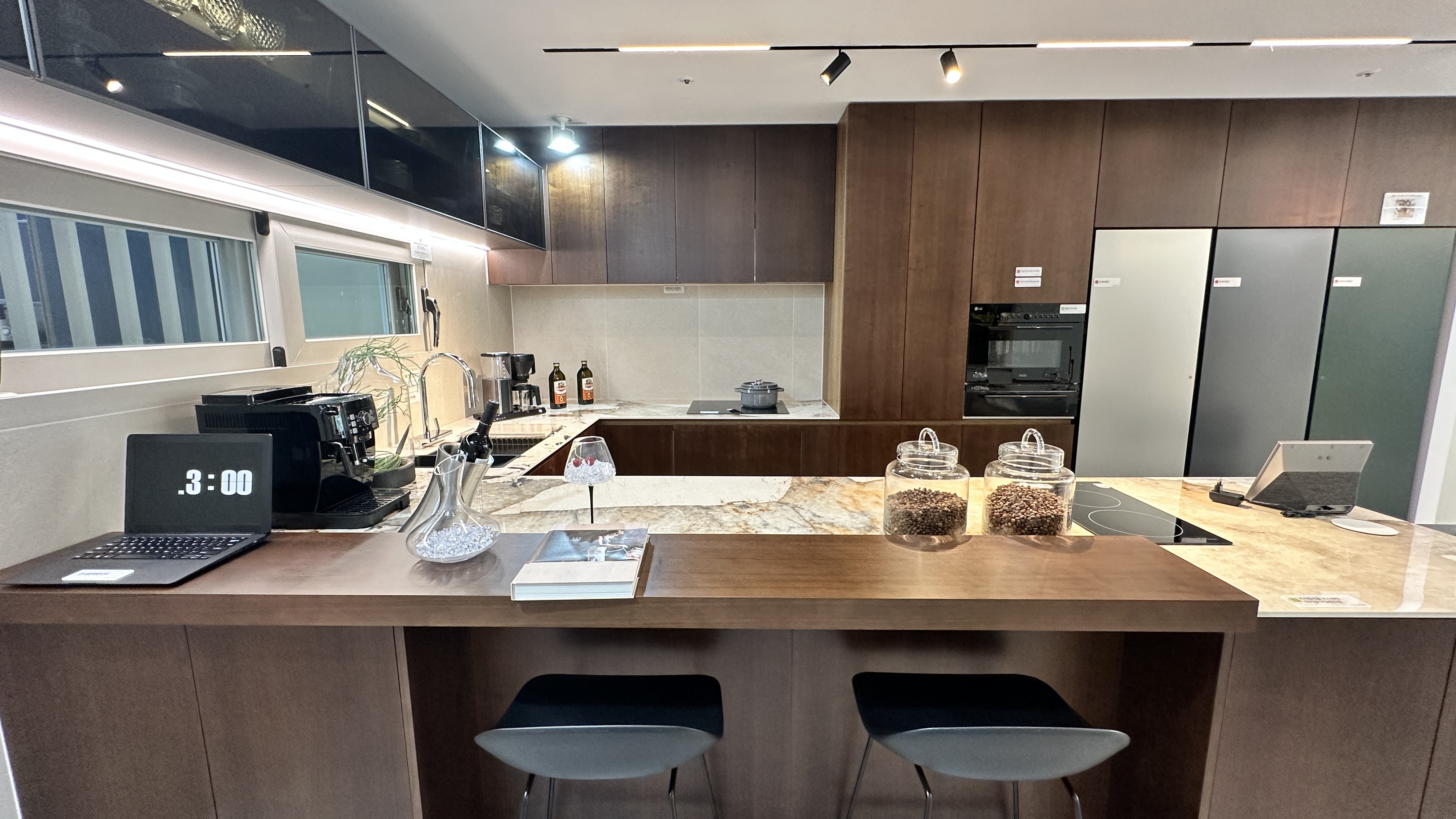 아주 더 하이클래스