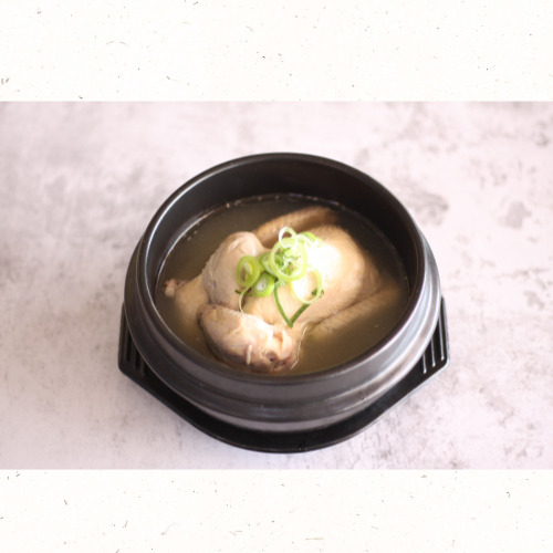 뚝배기에 끓인 한방 오리백숙