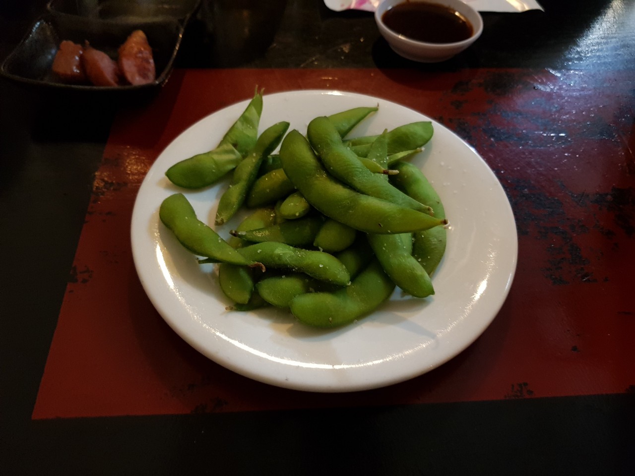 호치민 1군 레탄톤 일본식 곱창전골 전문점 Motsunabe Rakutenchi Hot Pot - 기본 안주 완두콩