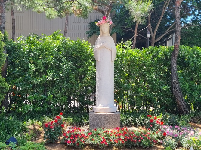 인천 송현동성당 성모상