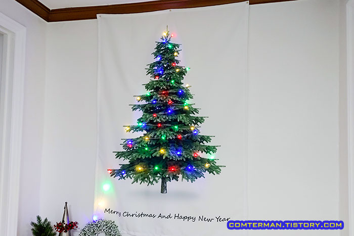 패브릭 크리스마스 트리 설치 완료