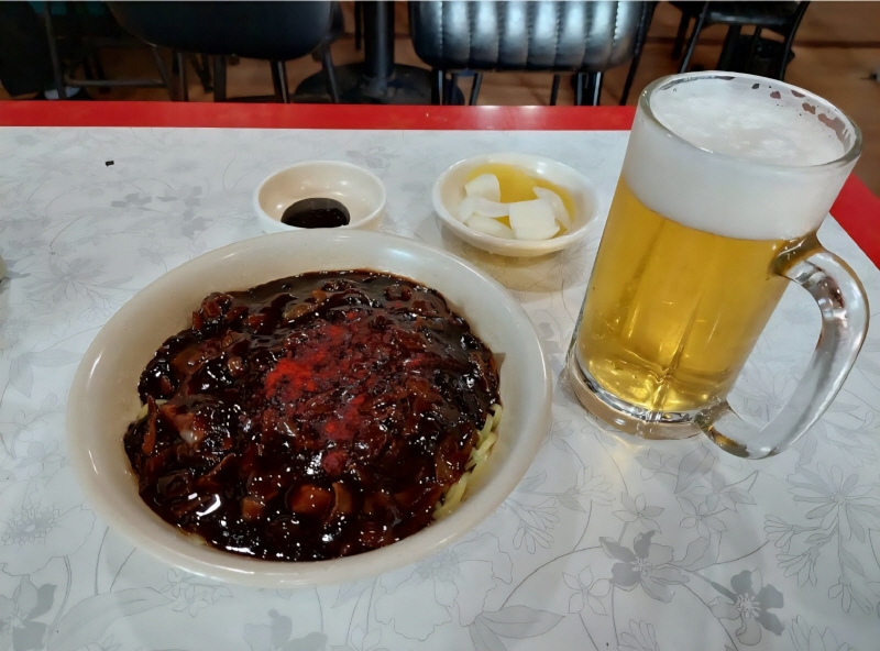 짜장면과 생맥주