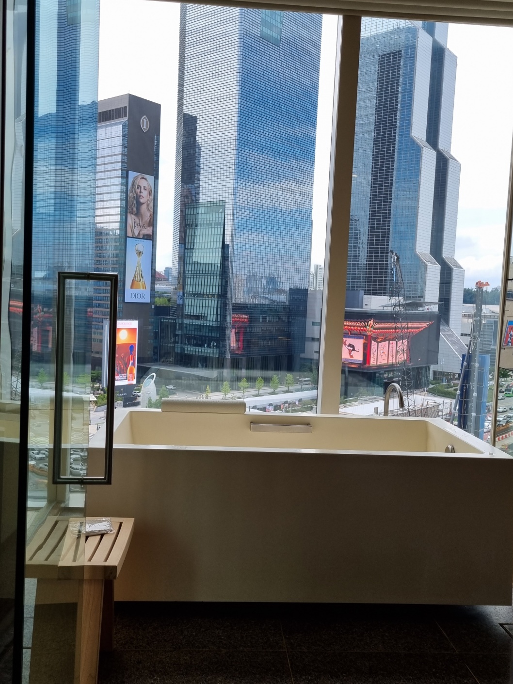 파크하얏트_욕조뷰