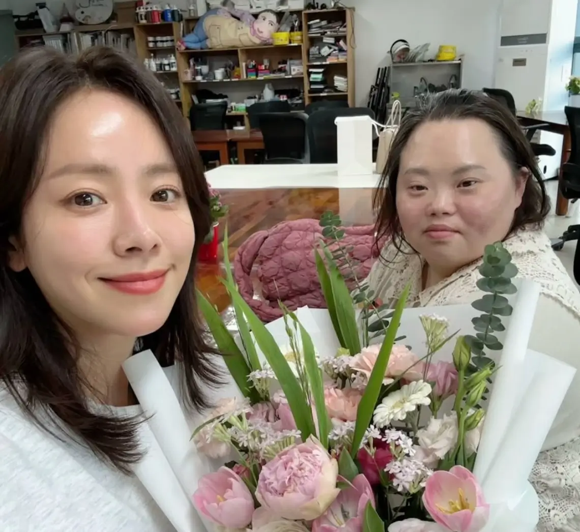 정은혜 작가와 한지민씨