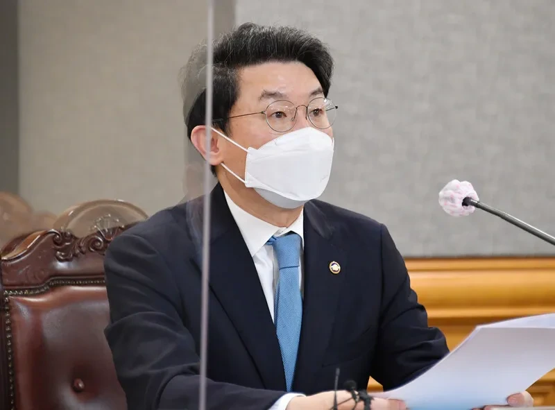 금융위원장 역할 임기
