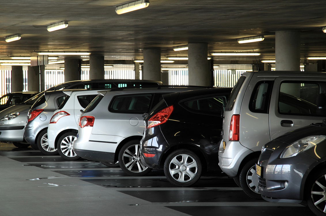 커지는 신차, 좁은 주차장에 맞선 우리의 분투기