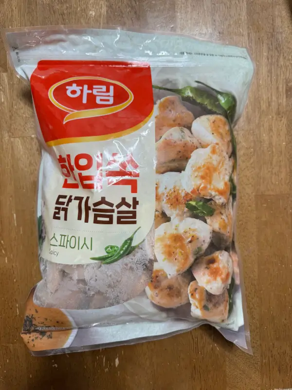 하림 한입쏙 닭가슴살 스파이시 포장 사진