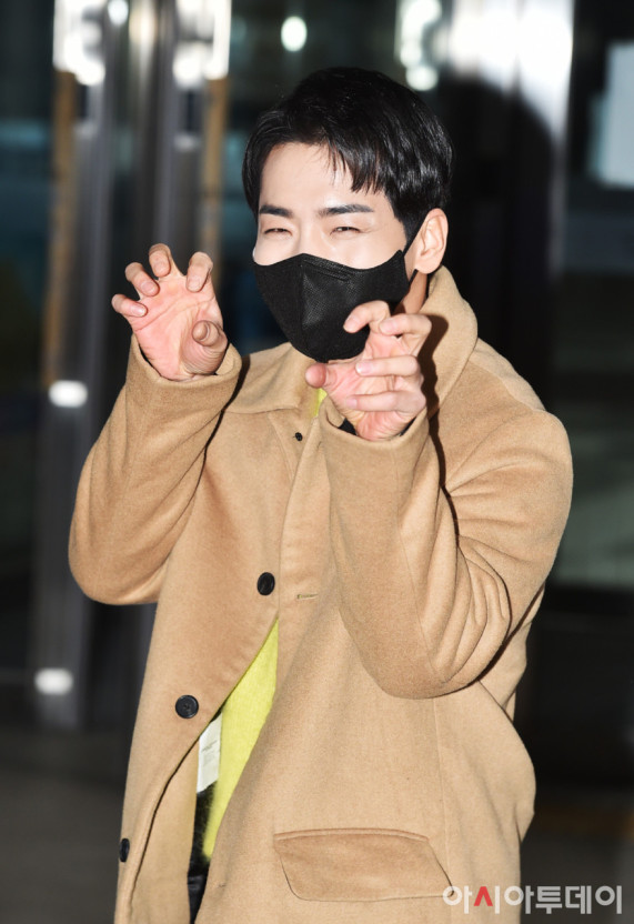 박군한영 열애