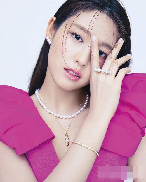 배우 김설현