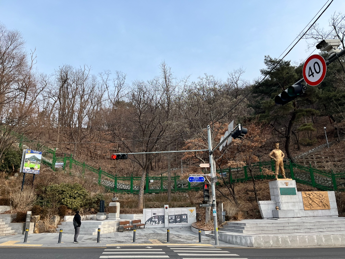 북악산 창의문 코스 입구