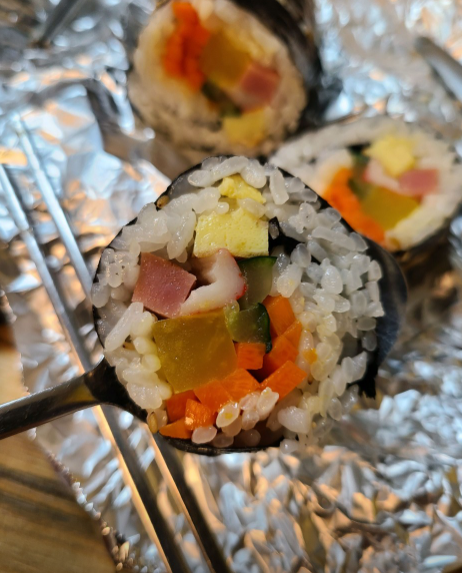  가정식 김밥 대표 메뉴