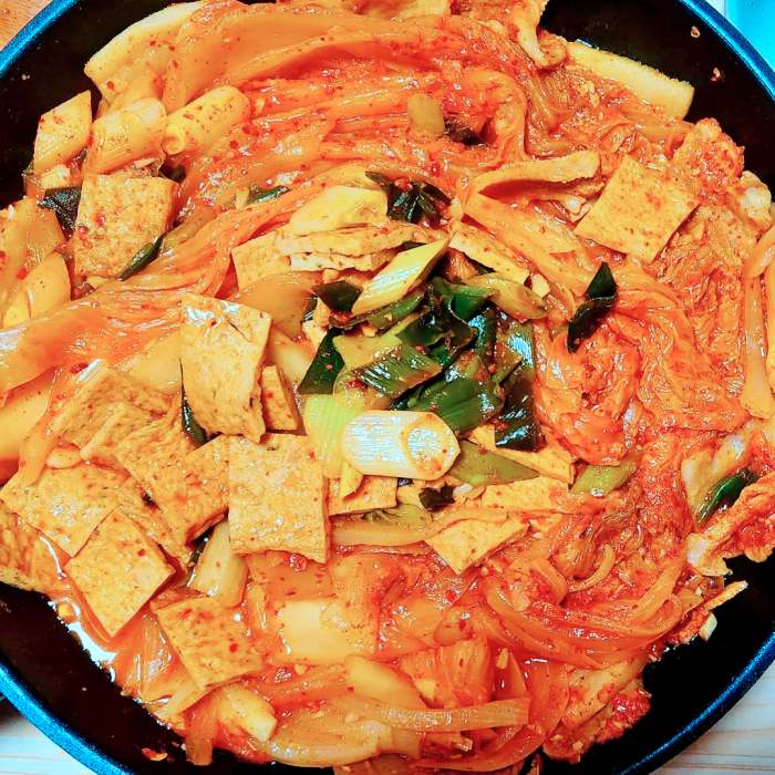 제209회 놀라운토요일 김치찜 정혁 황민현 더보이즈 주연 추천 놀토 부천 중동 사랑 시장 맛집 소개
