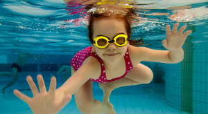 수영장에 들어가기 전후 주의할 점