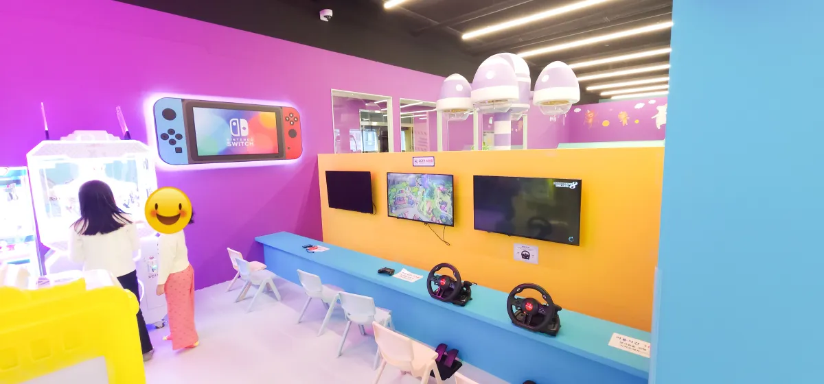 플레이월드다산점에서-게임하는-아이들