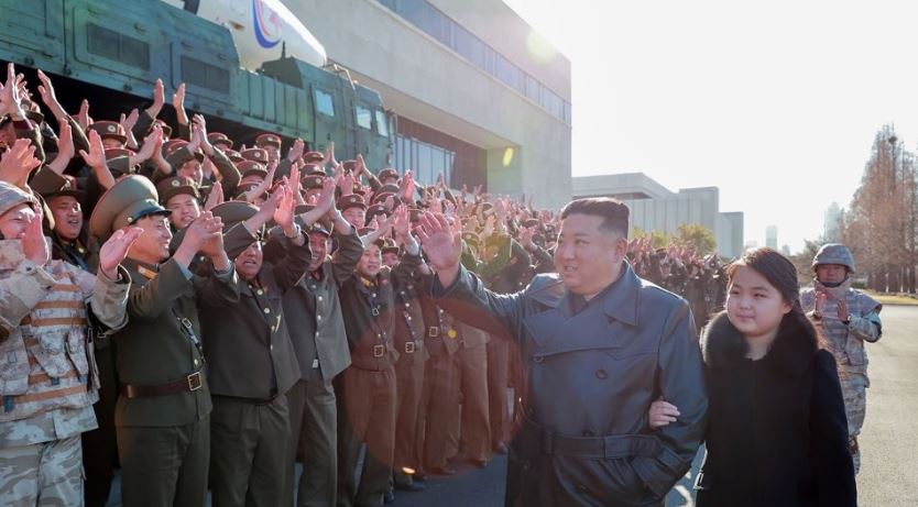 인사하는김정은부녀