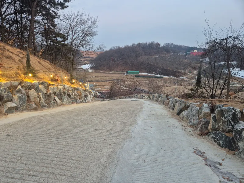 카페-힐가텐-올라오는-길